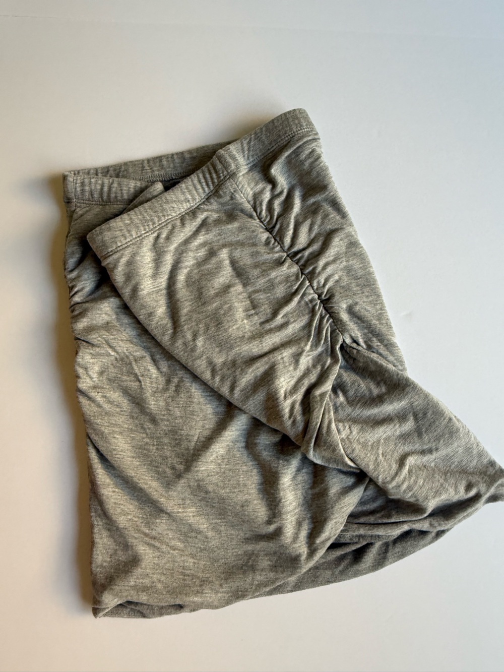 Bella Luxx Los Angeles Light Gray Ruched Women’s Mini Skirt, S - Picture 6 of 9